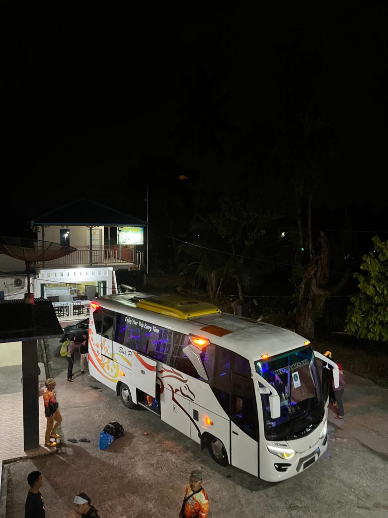 Penginapan Malompek Syariah Padang  Exteriör bild